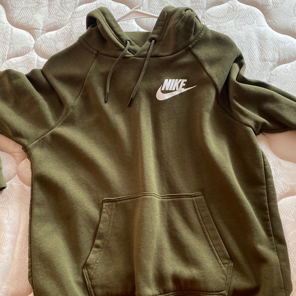 NIKE army green pullover hoodie